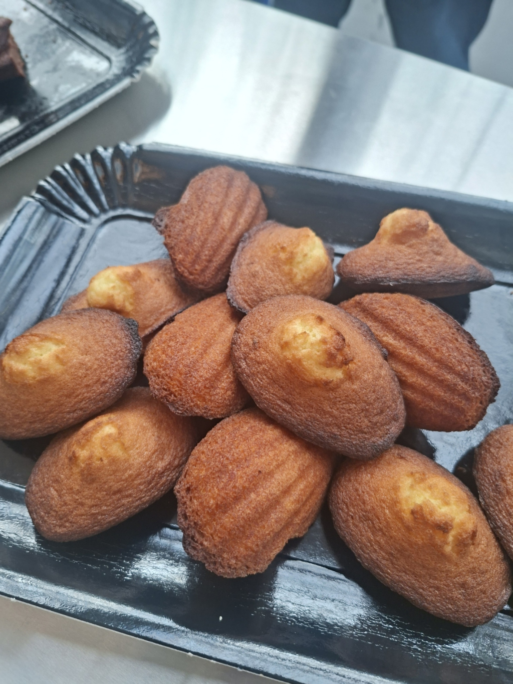 Madeleines : les étapes clés pour des gâteaux dorés et savoureux